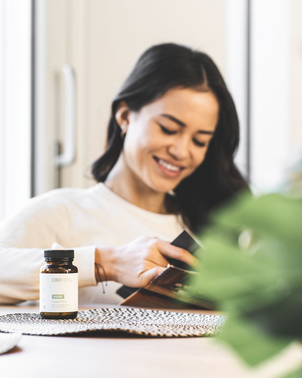 Bitterkräuterkapseln mit Hanf Bitterkräuterkapseln mit Hanf