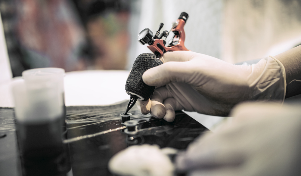 CBD zur Tattoo Pflege: sch&ouml;ne Haut & Farbkraft